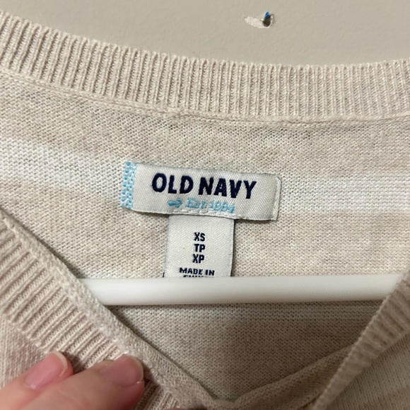 Women’s 3/4 Sleeve Sweater - Picture 3 of 3